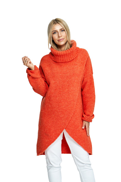 Sweter damski długi luźy z golfem i kopertowym przodem pomarańczowy